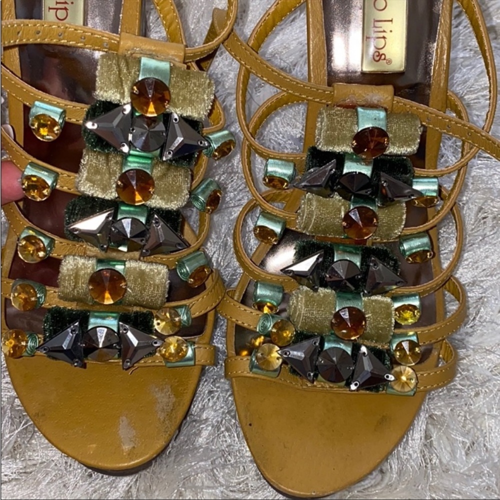 Two lips embellished crystal like open toe wedge shoes sandals - Picture 9 of 11